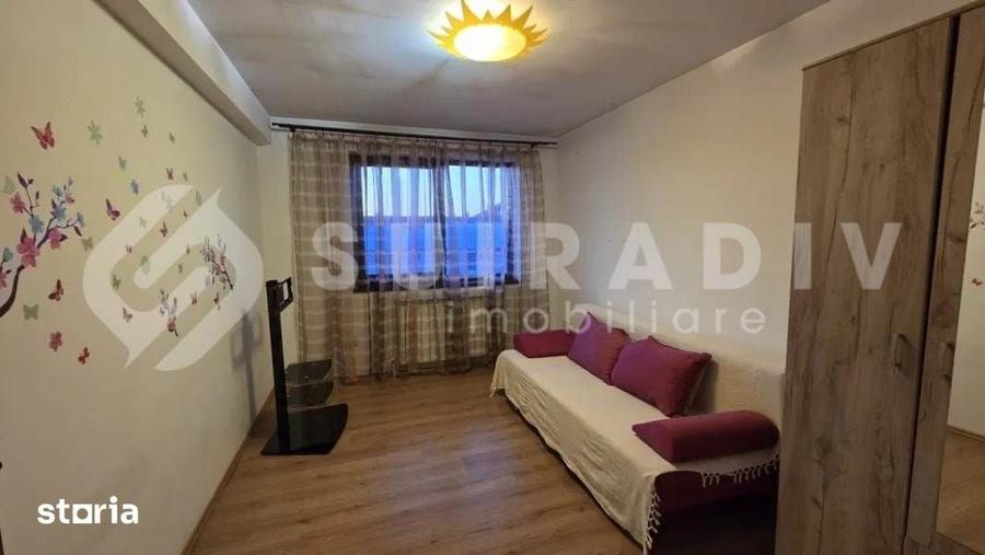 Casă cu 5 camere cu Teren 250 Mp în Florești