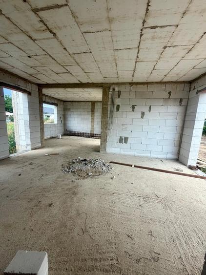 Casă individuală cu 5 camere cu Teren 547 Mp în Cetate