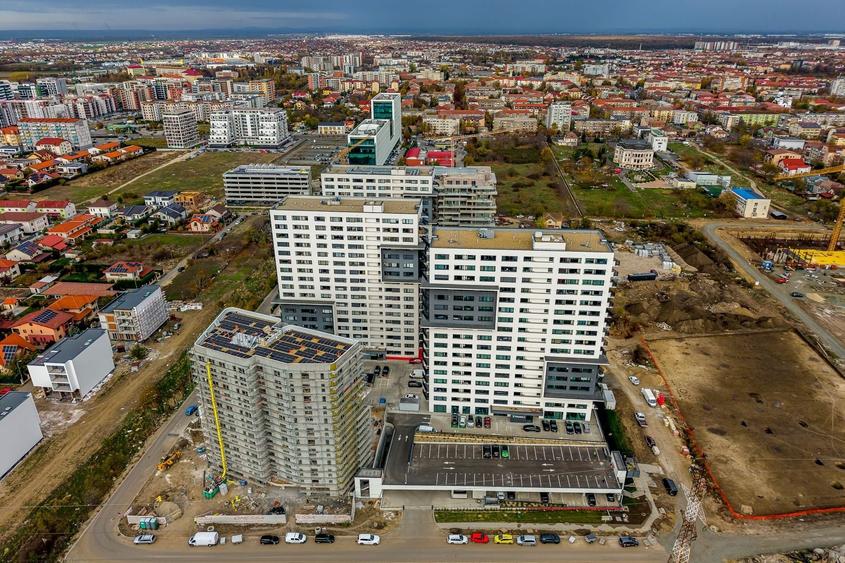 Apartament cu 3 camere semidecomandat în Aradului