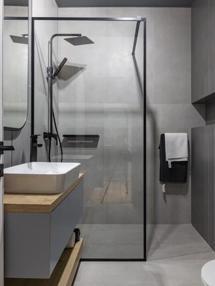 Apartament cu 2 camere semidecomandat, mobilat în Central