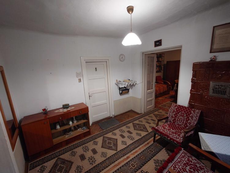 Casă cu 3 camere în Aleea Carpați