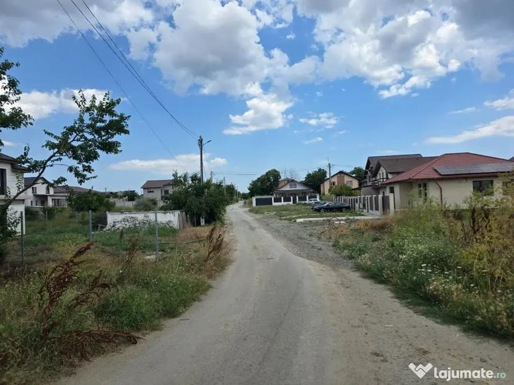 Teren în Lazu