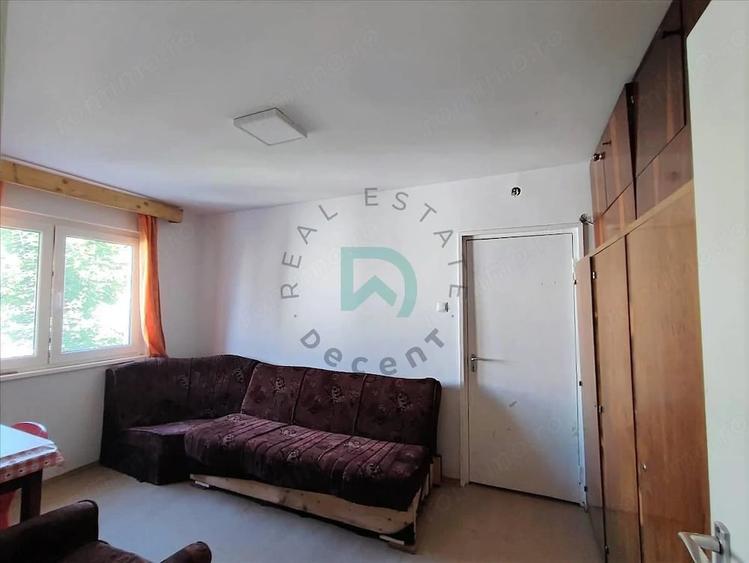 Apartament cu 2 camere semidecomandat în Florilor