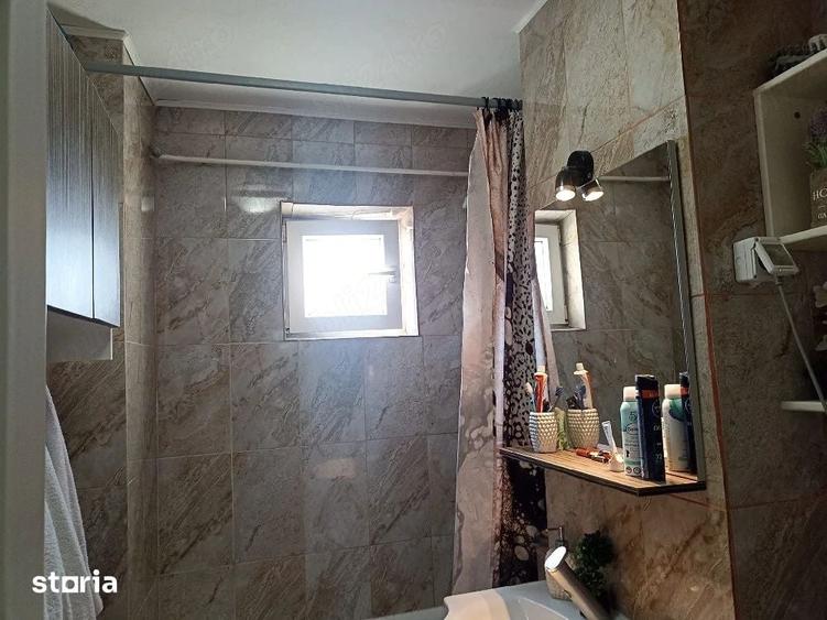 Apartament cu 3 camere decomandat în Găvana