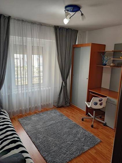 Apartament cu 3 camere decomandat, mobilat în Vatra Luminoasă