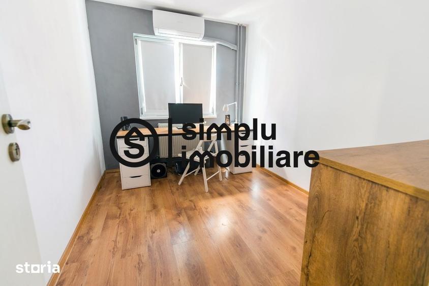 Apartament cu 3 camere în Craiovița Nouă