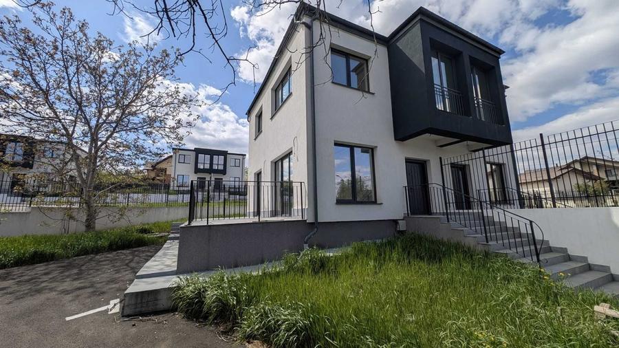 Casă cu 3 camere în Bucium