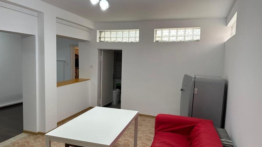 Casă cu 3 camere cu Teren 146 Mp în Andronache