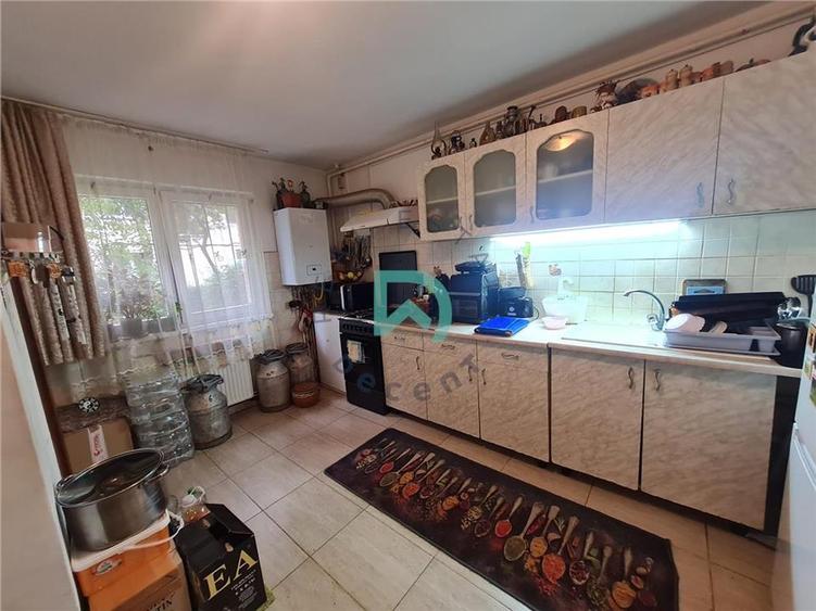 Apartament cu 3 camere decomandat, mobilat în Uzina 2