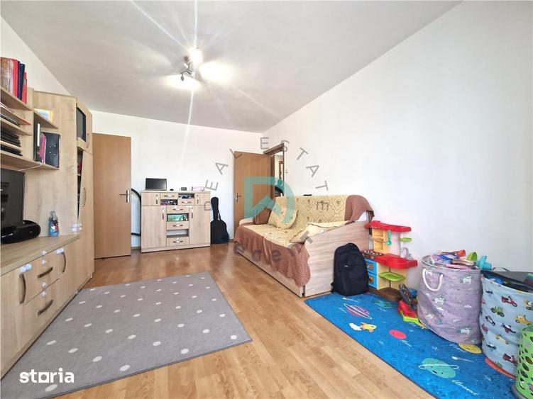 Apartament cu 2 camere semidecomandat în Est