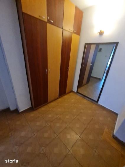 Apartament cu 2 camere decomandat în Podu Roș