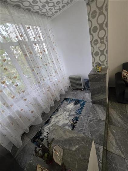 Apartament cu 3 camere decomandat, mobilat în Podu Roș