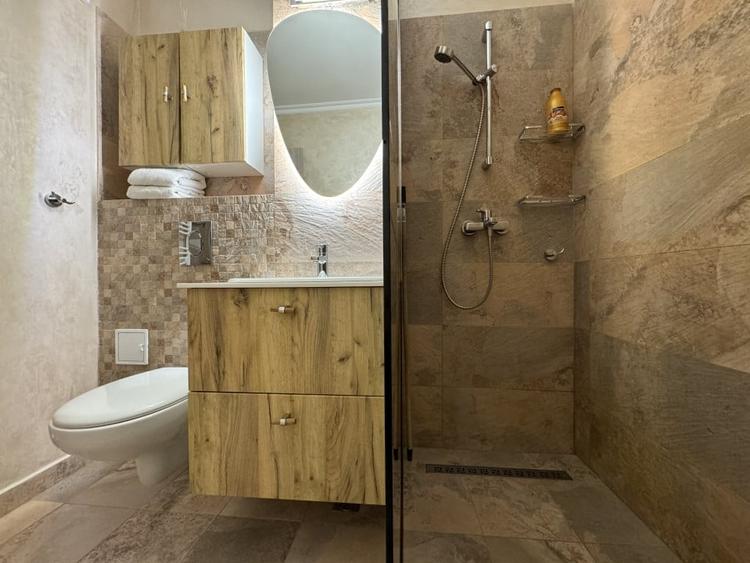 Apartament cu 2 camere decomandat, mobilat în Far