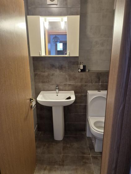 Apartament cu 3 camere decomandat în Metalurgiei