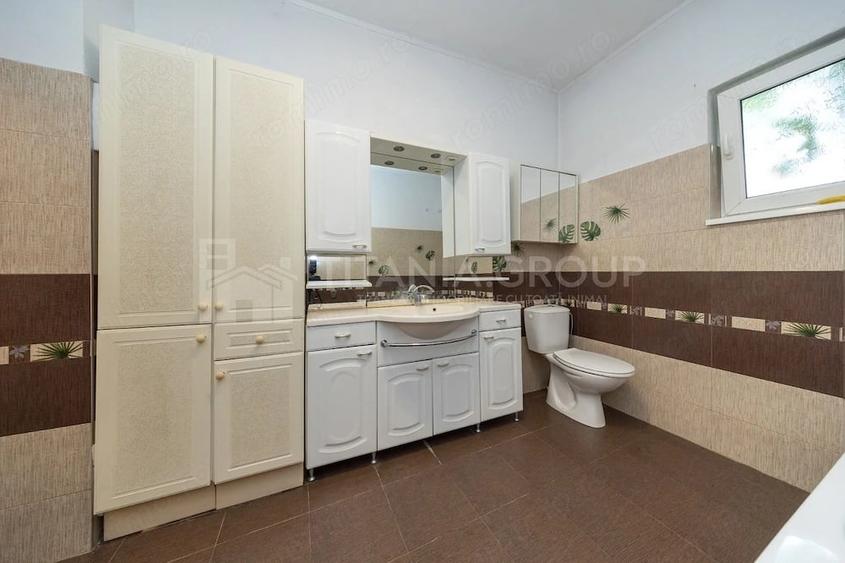 Casă cu Teren 2200 Mp în Stupini