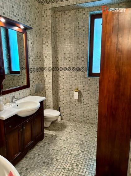Casă individuală cu 5 camere cu Piscina în Ghioroc