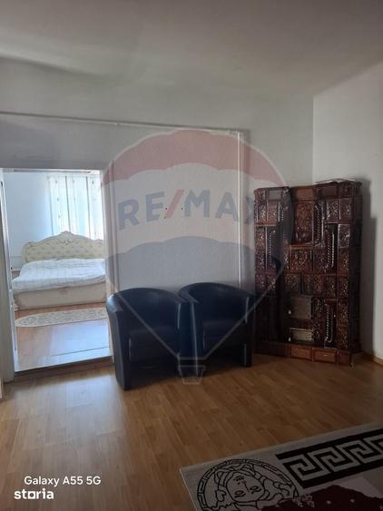 Casă cu 4 camere cu Teren 702 Mp în Axente Sever