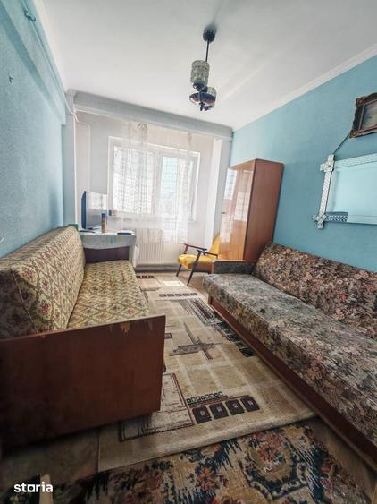 Apartament cu 3 camere decomandat în Craiovei