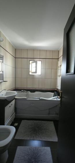 Apartament cu 3 camere decomandat în Nord