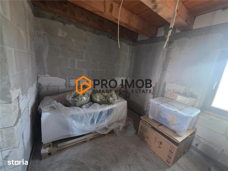 Casă cu 4 camere decomandat cu Teren 2500 Mp în Milcovul