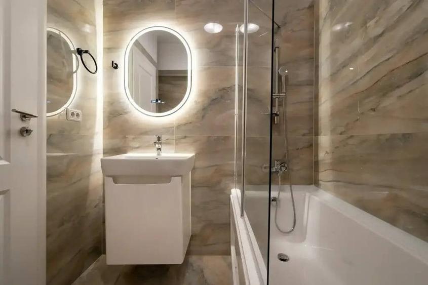 Apartament cu 2 camere decomandat în Central
