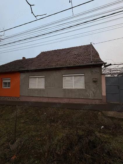 Casă cu 2 camere cu Teren 415 Mp în Oncea