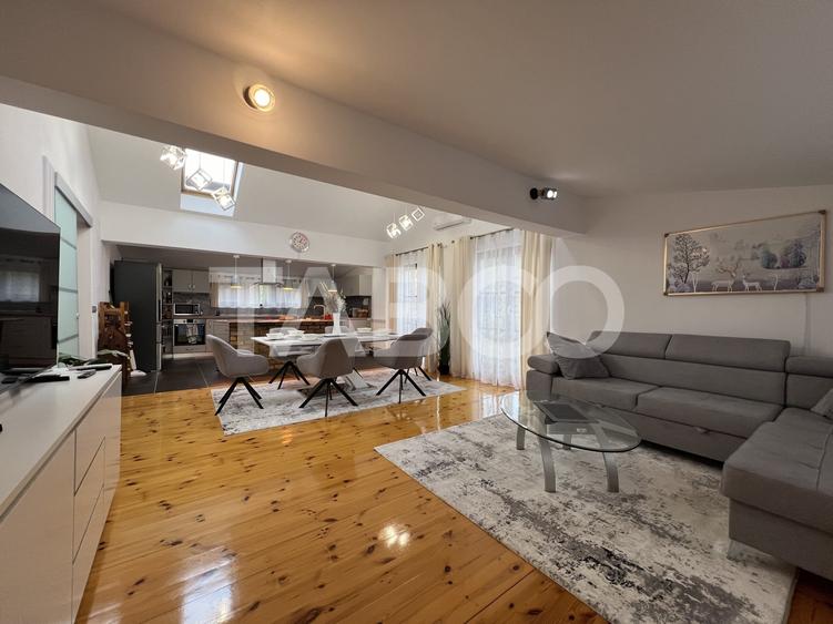 Apartament cu 5 camere semidecomandat, mobilat în Mănăștur