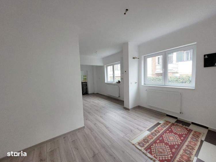 Spațiu comercial, de 100 mp, în Gruia