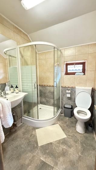 Casă individuală cu 3 camere cu Canalizare în Central
