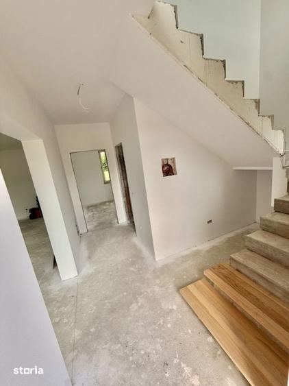 Casă cu 5 camere cu Teren 480 Mp în Horodnic