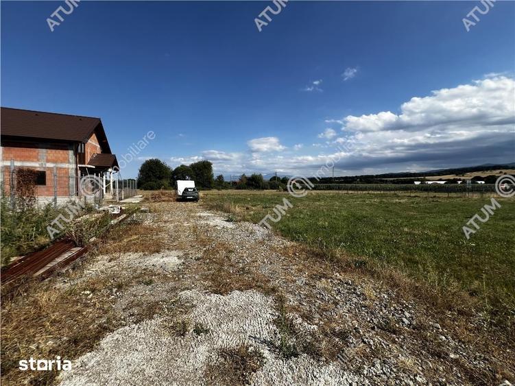 Teren de 712 mp, în Valea Aurie