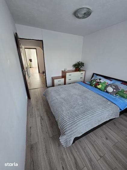 Apartament cu 4 camere decomandat în Central