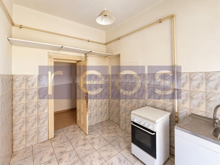 Apartament cu 3 camere, mobilat în Armeneasca