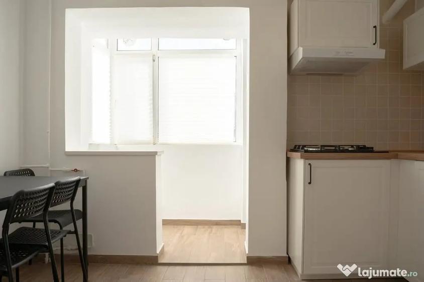 Apartament cu 4 camere decomandat în Berceni