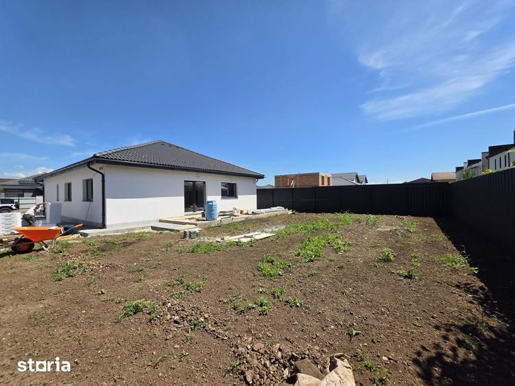 Casă cu 4 camere decomandat cu Teren 500 Mp în Tărlungeni