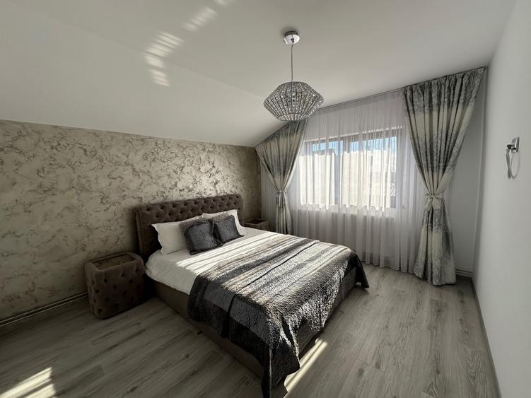 Casă cu 4 camere cu Teren 2000 Mp în Central