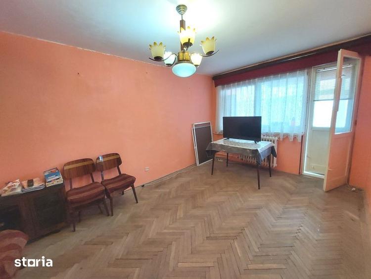 Apartament cu 3 camere decomandat în Valea Rosie