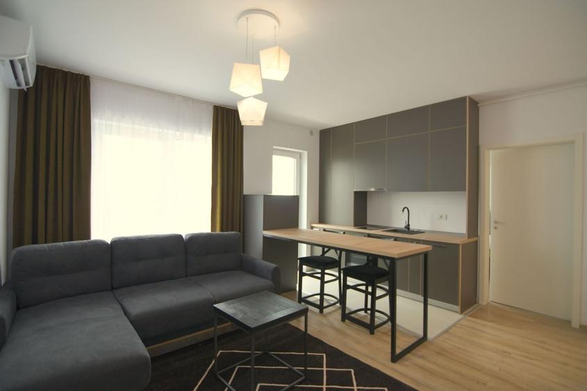 Apartament cu 3 camere semidecomandat, mobilat în Aradului