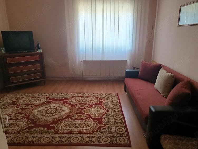 Casă cu 5 camere cu Teren 4057 Mp în Central