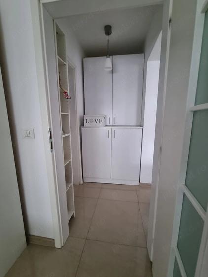 Apartament cu 2 camere semidecomandat în Pajura
