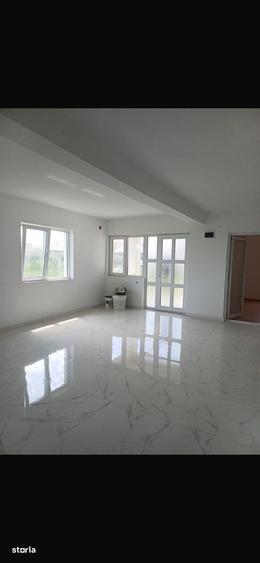 Casă cu 4 camere cu Teren 400 Mp în Central