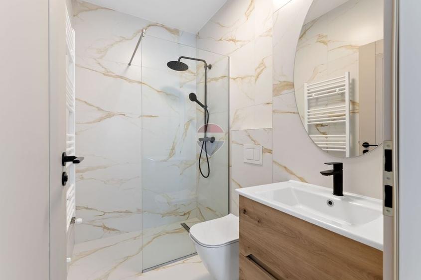 Apartament cu 3 camere semidecomandat, mobilat în UTA