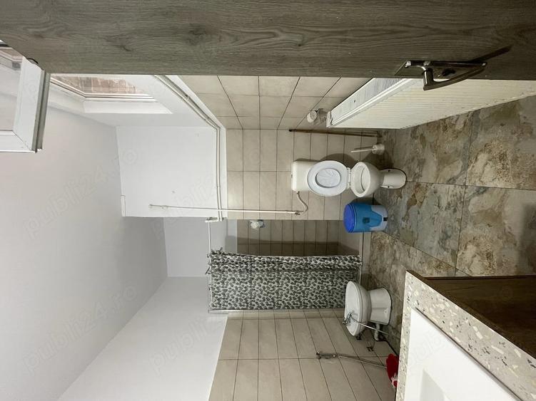 Apartament cu 5 camere decomandat în Victoriei