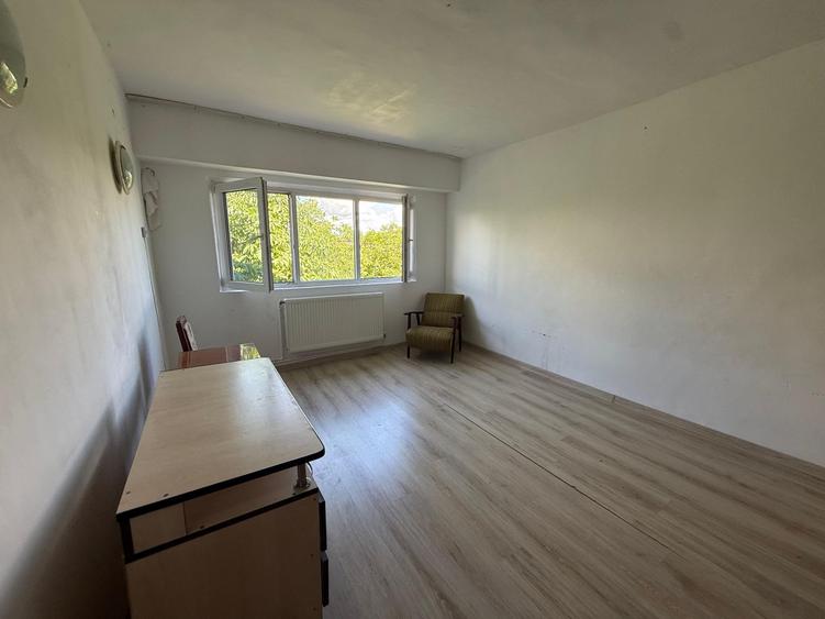 Apartament cu 3 camere decomandat în Medgidia
