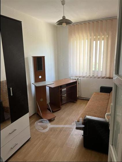 Apartament cu 3 camere decomandat în Canta