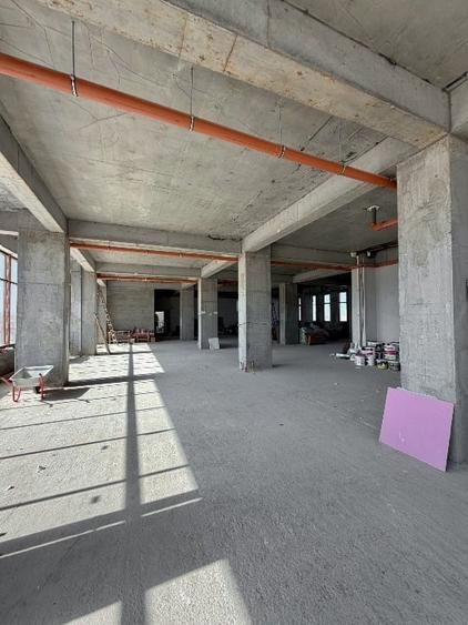 Spațiu comercial, de 455 mp, în E3