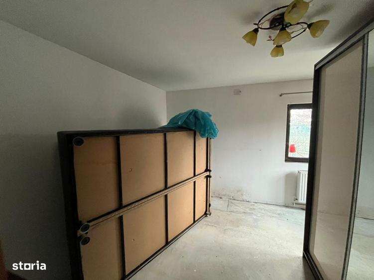 Casă cu 4 camere în Chitila