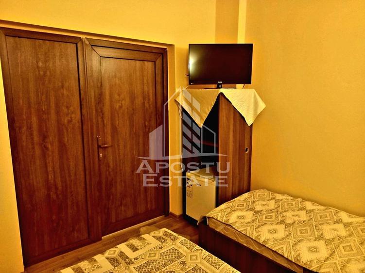 Casă individuală cu 8 camere cu Canalizare în Moneasa