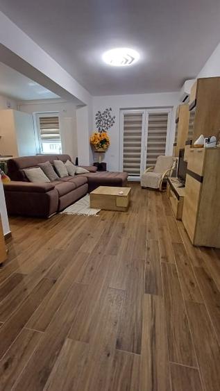 Apartament cu 2 camere decomandat, mobilat în Tomis Plus