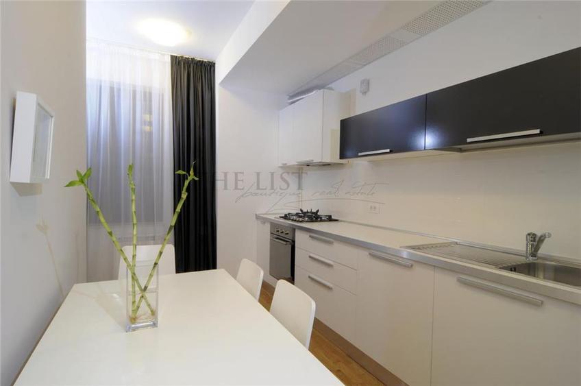 Apartament cu 4 camere decomandat, mobilat în Iancu Nicolae